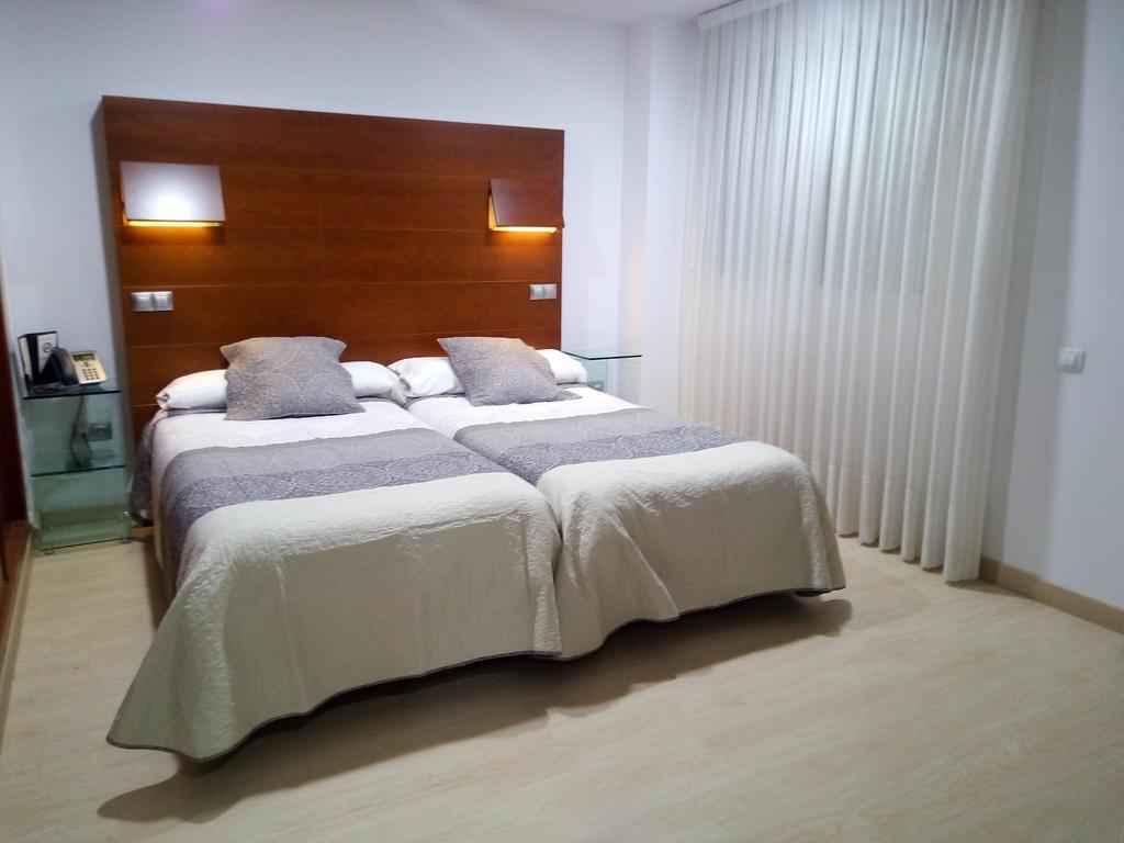 Nap Oviedo Hotel Buitenkant foto