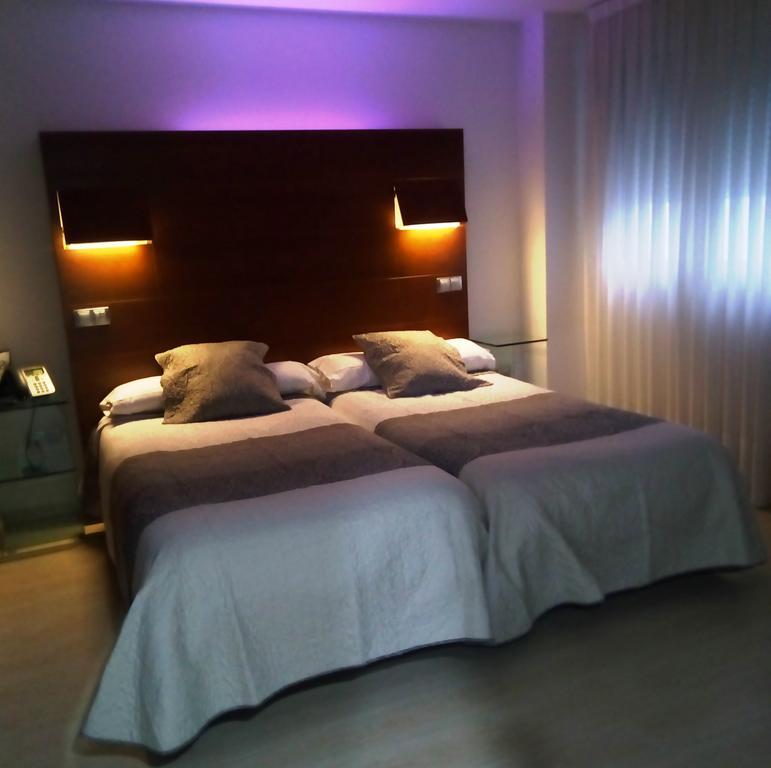 Nap Oviedo Hotel Buitenkant foto
