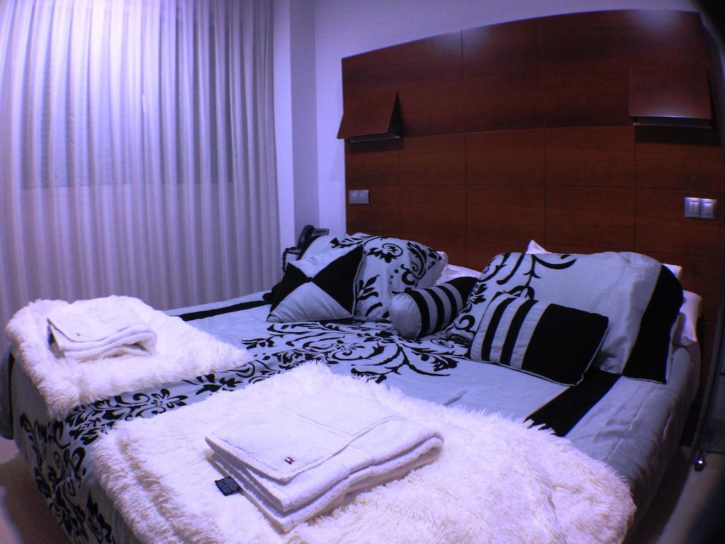 Nap Oviedo Hotel Buitenkant foto